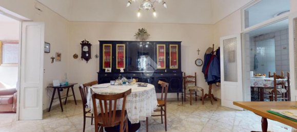5 rooms House in Francavilla Fontana, Italy No. 33691 13