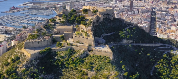 4 bedrooms Apartment in Alicante, Spain No. 178416 10