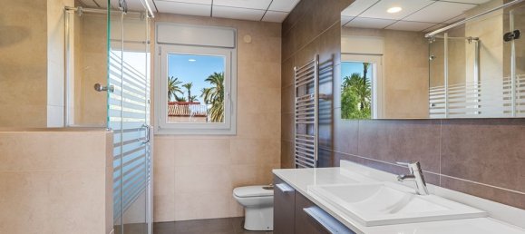 Casa de 5 dormitorios en Alicante, Spain No. 184769 45