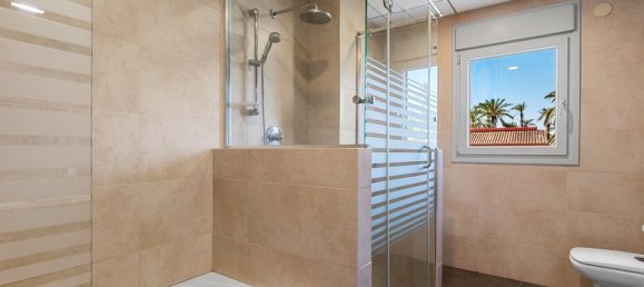 Casa de 5 dormitorios en Alicante, Spain No. 184769 44