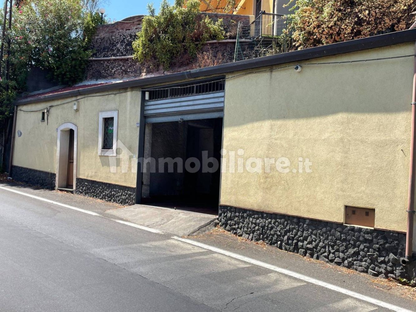 82m² Garage in Catania, Italy No. 326393