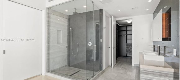 2 chambres propriété commerciale à louer à Miami, Miami-Dade, Florida, USA № 615744 10