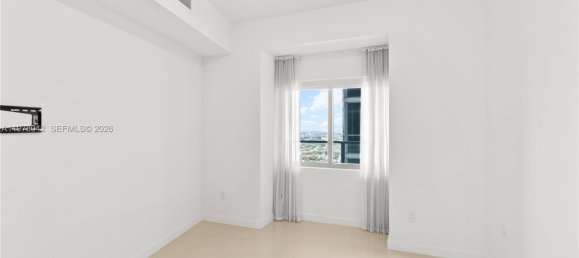 2 chambres propriété commerciale à louer à Miami, Miami-Dade, Florida, USA № 615744 8