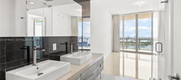 2 chambres propriété commerciale à louer à Miami, Miami-Dade, Florida, USA № 615744 13