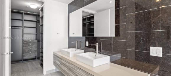 2 chambres propriété commerciale à louer à Miami, Miami-Dade, Florida, USA № 615744 11