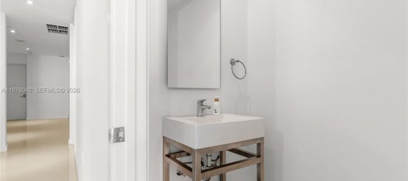 2 chambres propriété commerciale à louer à Miami, Miami-Dade, Florida, USA № 615744 4