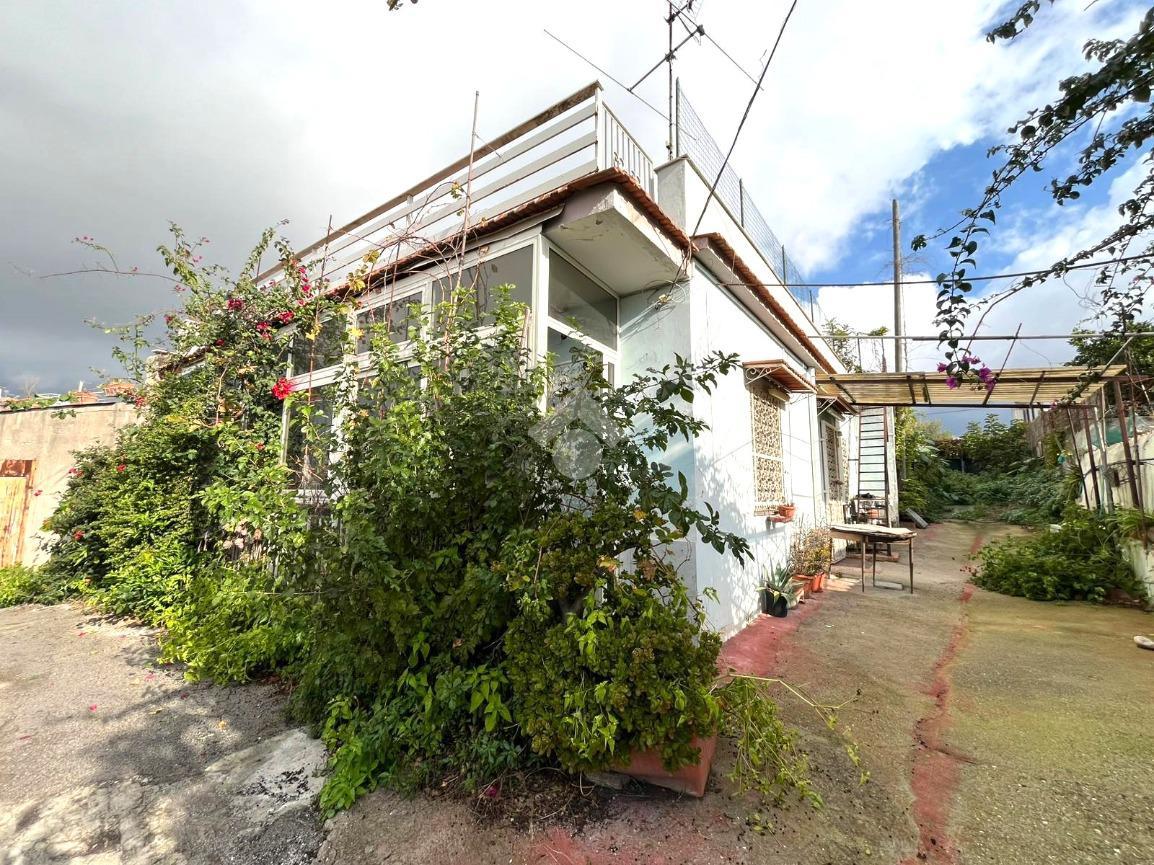 3 rooms House in Torre del Greco, Italy No. 4664