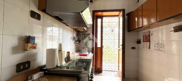 3 rooms House in Torre del Greco, Italy No. 4664 11