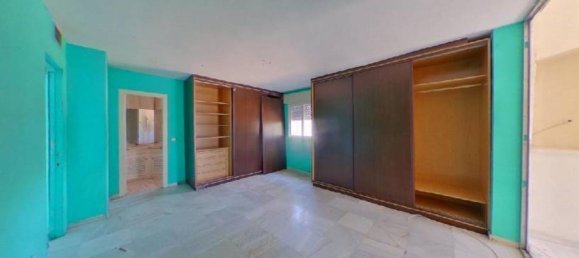 5 bedrooms Villa in Marbella, Spain No. 59957 12