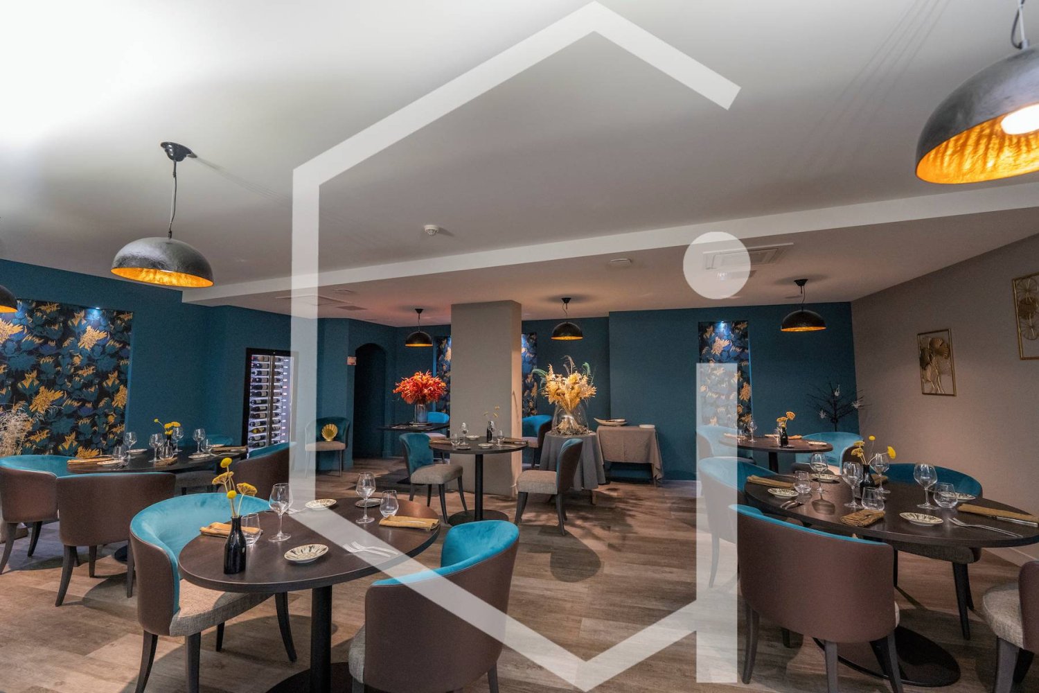 180m² Commercial property in Saint-Satur, France No. 155390