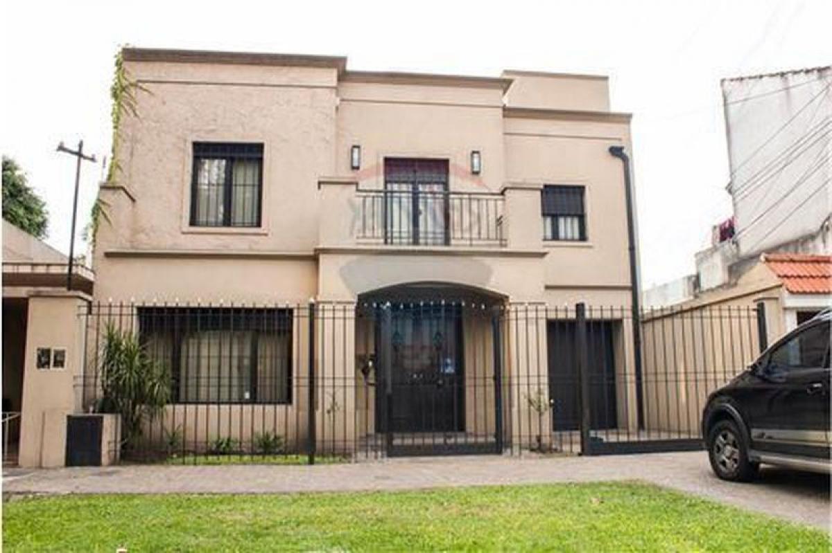 Дом с 3 спальнями в Ломас-де-Самора, Аргентина № 16690