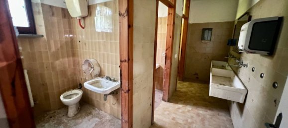 30غرفة عقار تجاري في Sassoferrato, Italy رقم 133363 30