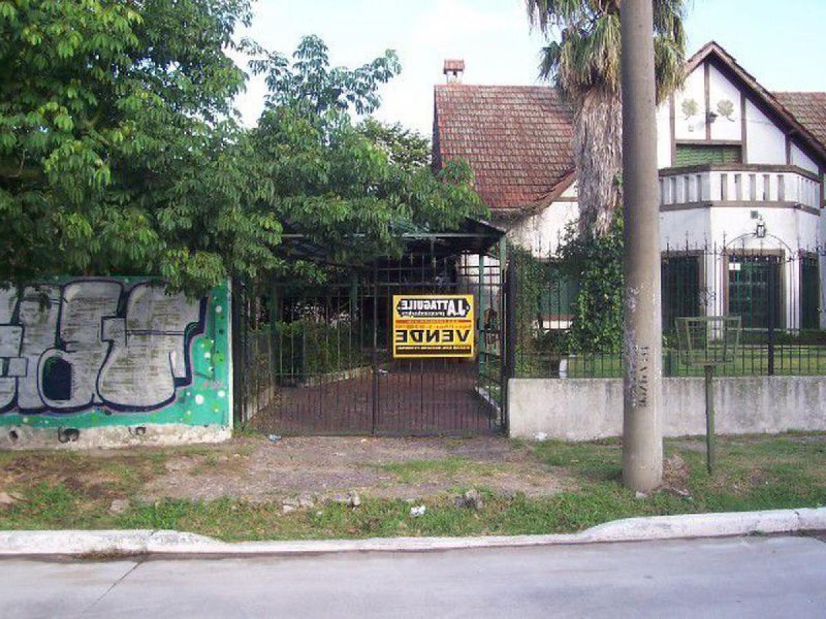 4 bedrooms House in Ituzaingo, Argentina No. 2492