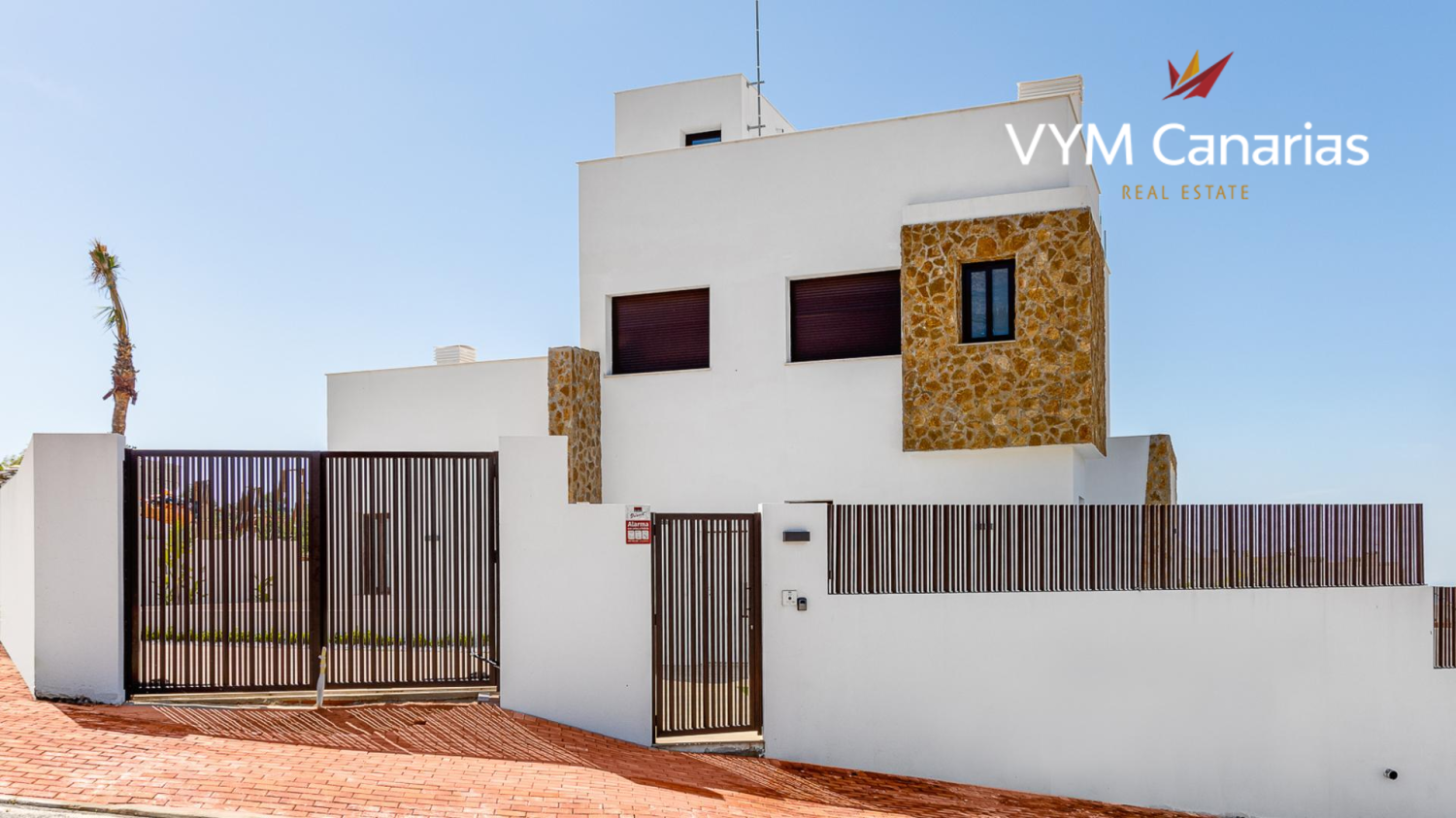 3 bedrooms Villa in Golf Bahia, Spain No. 3521