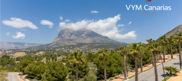 3 bedrooms Villa in Golf Bahia, Spain No. 3521 30