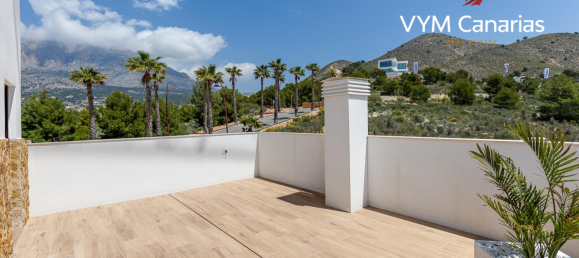 3 bedrooms Villa in Golf Bahia, Spain No. 3521 17