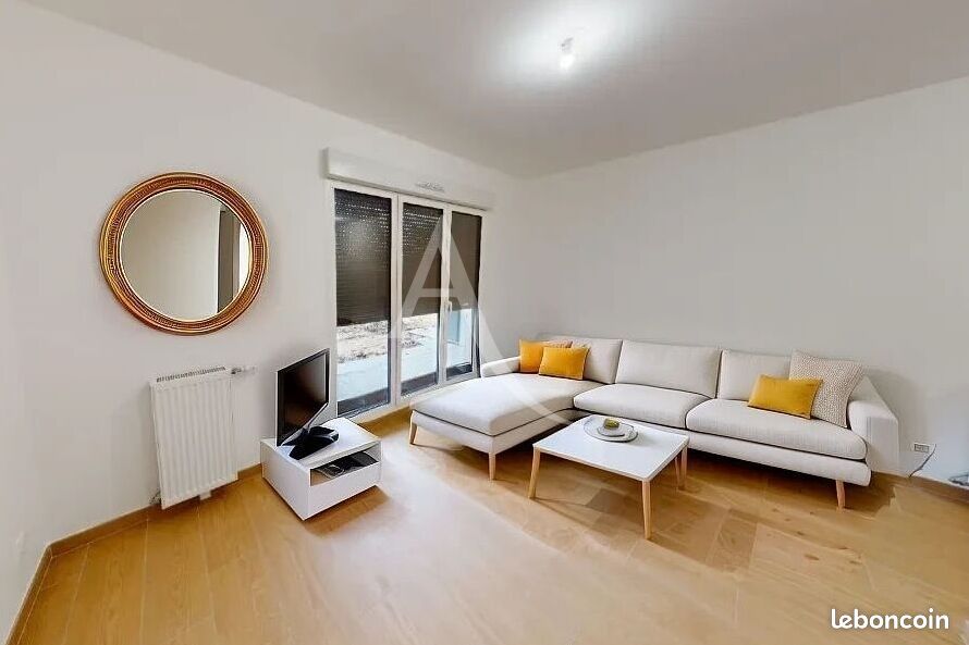 Estudio en Noisy-le-Grand, France No. 183170