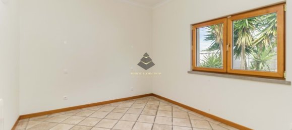 5 bedrooms Villa in Sesimbra, Portugal No. 115533 13