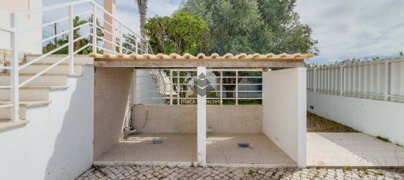 5 bedrooms Villa in Sesimbra, Portugal No. 115533 2