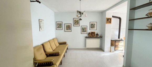 6 rooms House in Gubbio, Italy No. 156064 8