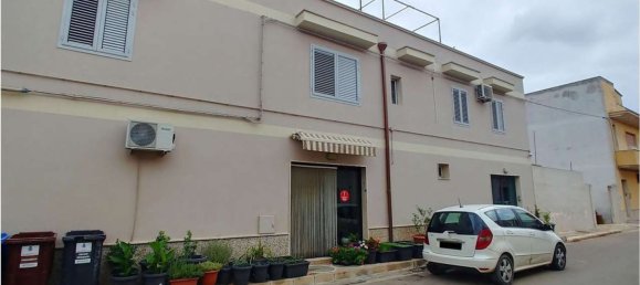 Propiedad comercial en San Pietro Vernotico, Italy 103 m² No. 140796 2