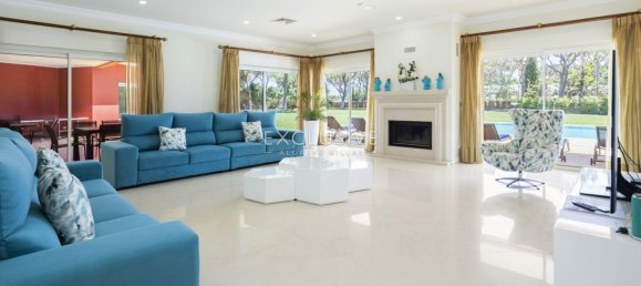 5 bedrooms Villa in Quarteira, Portugal No. 139976 3