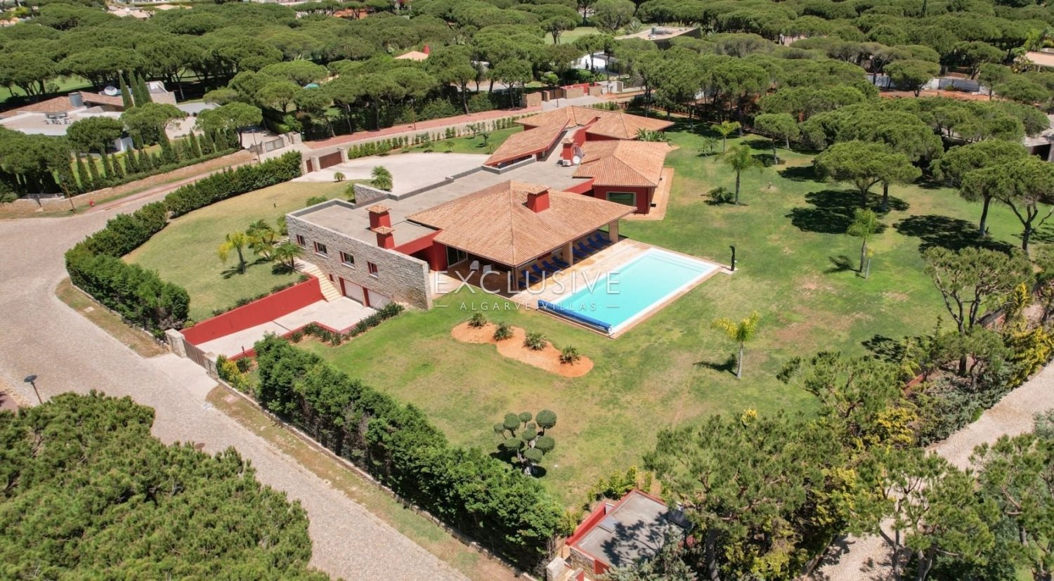 5 bedrooms Villa in Quarteira, Portugal No. 139976