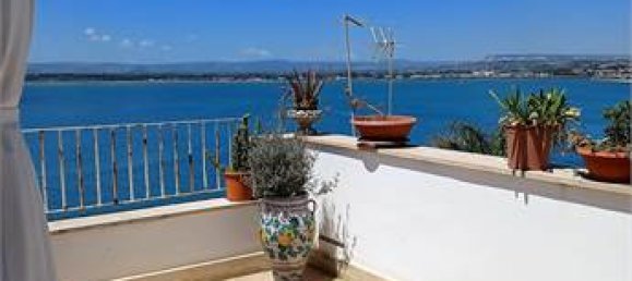 Edificio de 3 dormitorios en Syracuse, Italy No. 250086 12