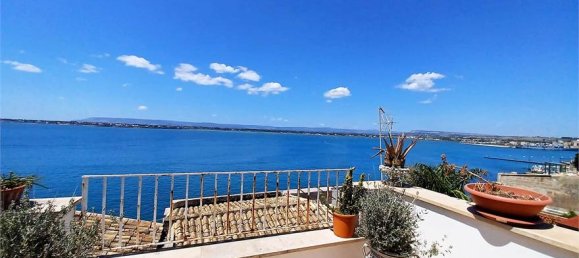 Edificio de 3 dormitorios en Syracuse, Italy No. 250086 3