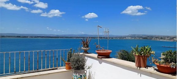 Edificio de 3 dormitorios en Syracuse, Italy No. 250086 9