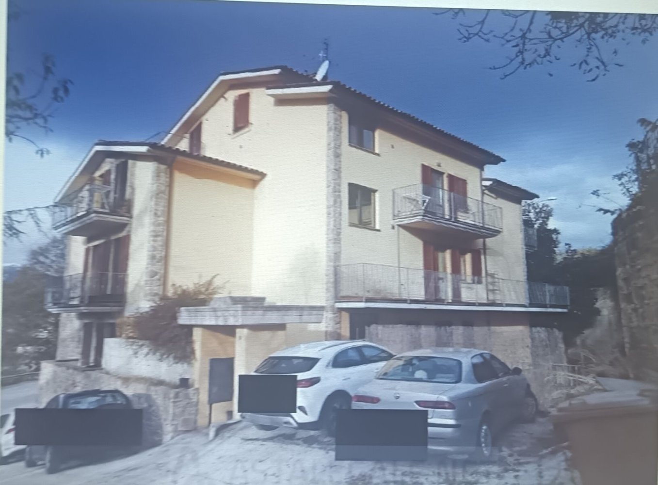 3 rooms Apartment in Camerino, Italy No. 271111