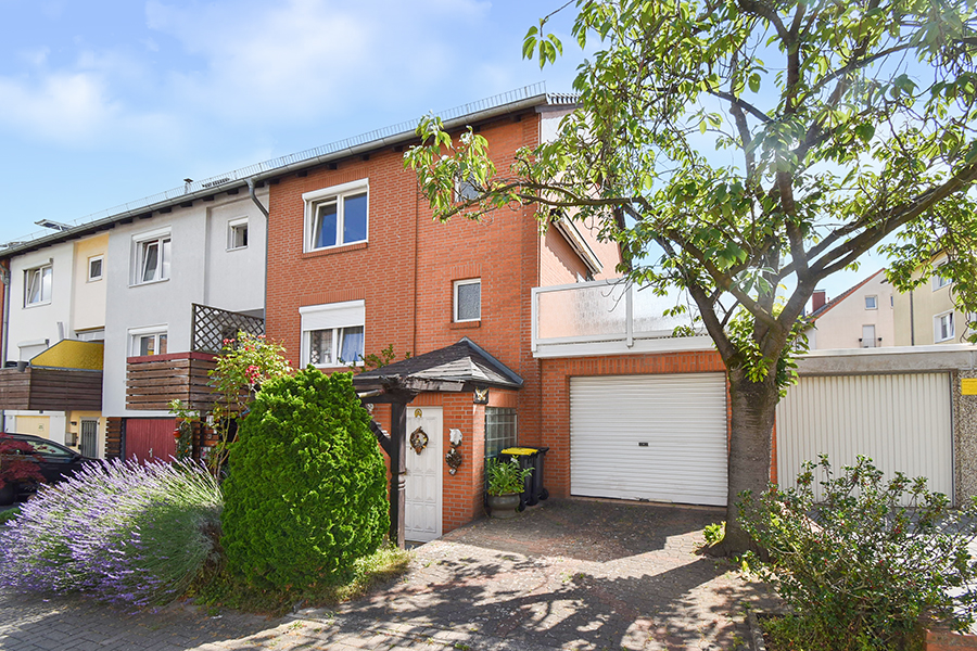 5 rooms Townhouse in Hanover, Germany No. 230976