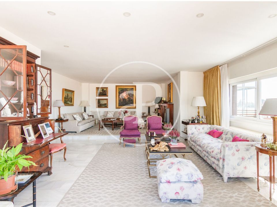 4 bedrooms Duplex in Madrid, Spain No. 277531