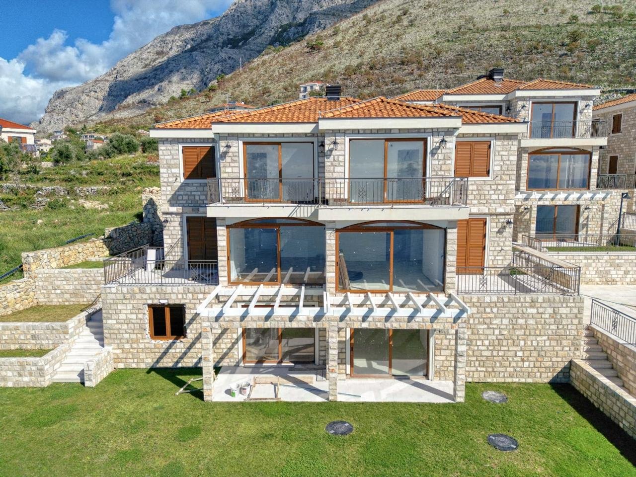 3 bedrooms Apartment in Budva, Montenegro No. 1961