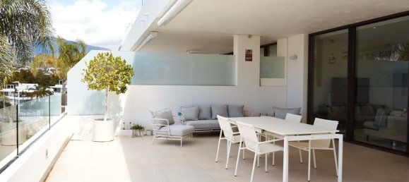 Apartamento de 3 dormitorios en Estepona, Spain No. 154720 8