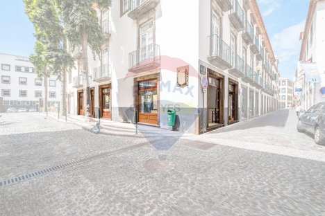 220m² Building in Funchal, Portugal No. 92641