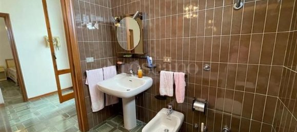 7 Schlafzimmer Villa in Martinsicuro, Italy, Nr. 337241 49