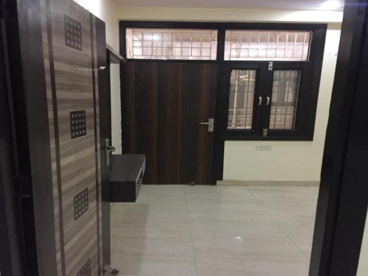 Дом с 3 спальнями в Нойда, Индия № 2690