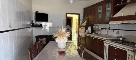 3 Schlafzimmer Wohnung in Naples, Italy, Nr. 257516 5