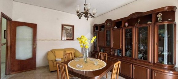 3 Schlafzimmer Wohnung in Naples, Italy, Nr. 257516 9