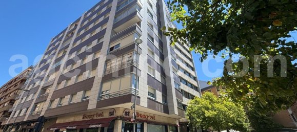 4 bedrooms Apartment in Valladolid, Spain No. 178529 2