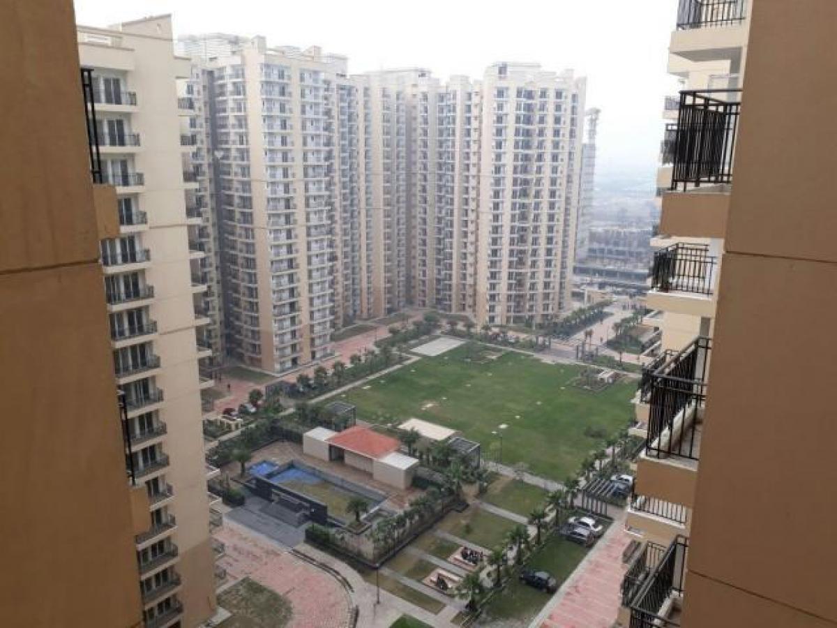 2 bedrooms House in Noida, India No. 67324