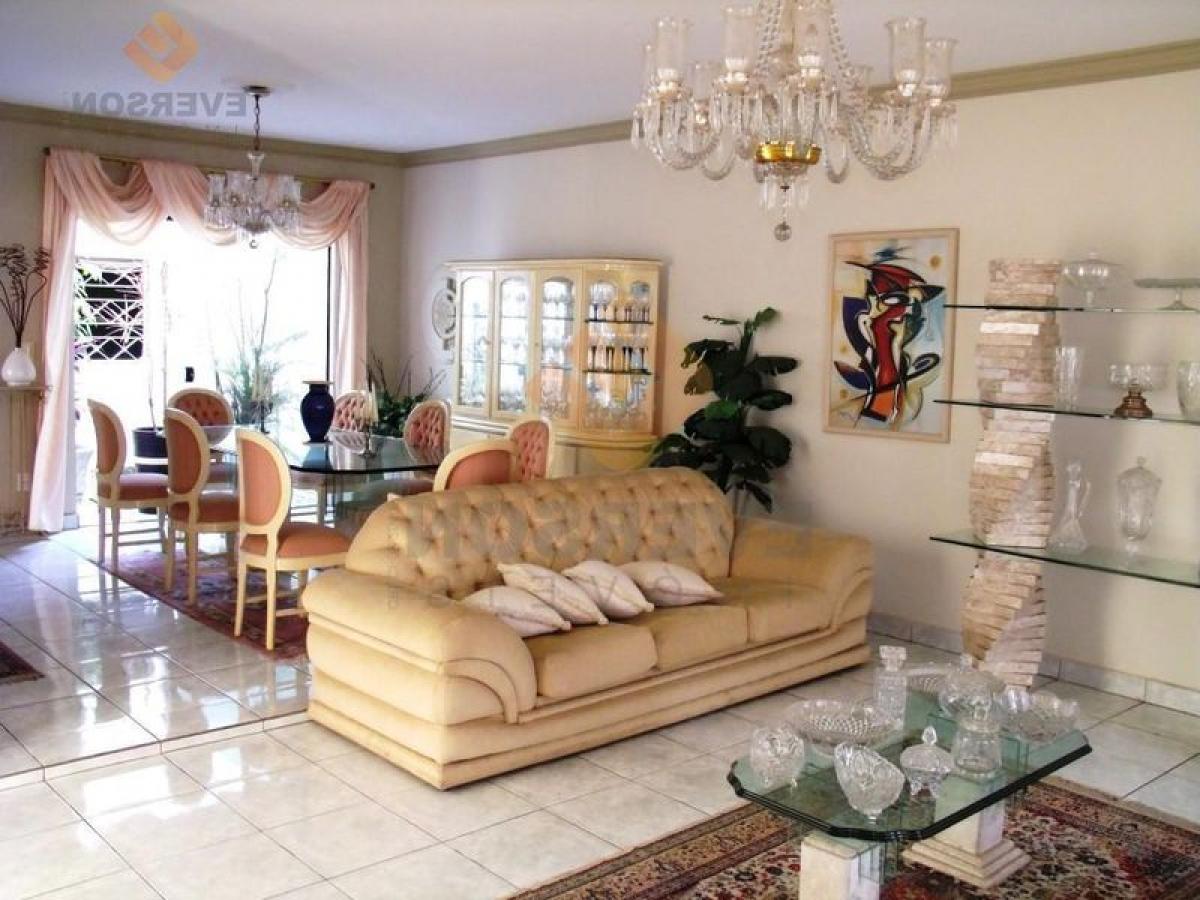 Casa de 3 dormitorios en Sao Paulo, Brazil No. 460401