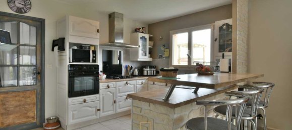 3 Schlafzimmer Haus in Montreuil-Bellay, France, Nr. 197576 7