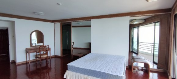 4 bedrooms Condo in Pattaya, Thailand No. 3985 5