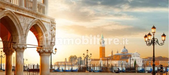 2-Zimmer Gewerbliche Immobilie in Venice, Italy, Nr. 61535 19