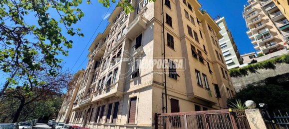 4 bedrooms Apartment in Genoa, Italy No. 317957 2