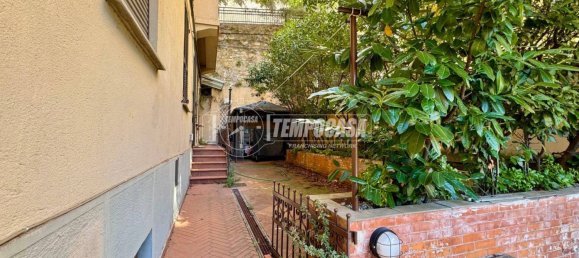 4 bedrooms Apartment in Genoa, Italy No. 317957 6