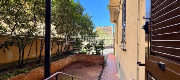 4 bedrooms Apartment in Genoa, Italy No. 317957 9