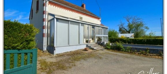 4 bedrooms Townhouse in Chateaumeillant, France No. 69660 2